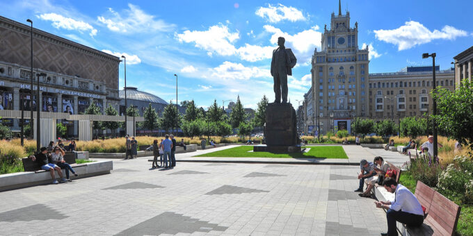 Андрей Тюрин рассказал перовчанам о мероприятиях к юбилею Владимира Маяковского