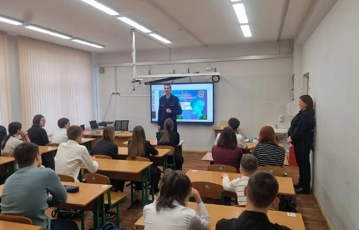 Спасатели ПСО № 211 провели занятия c детьми
