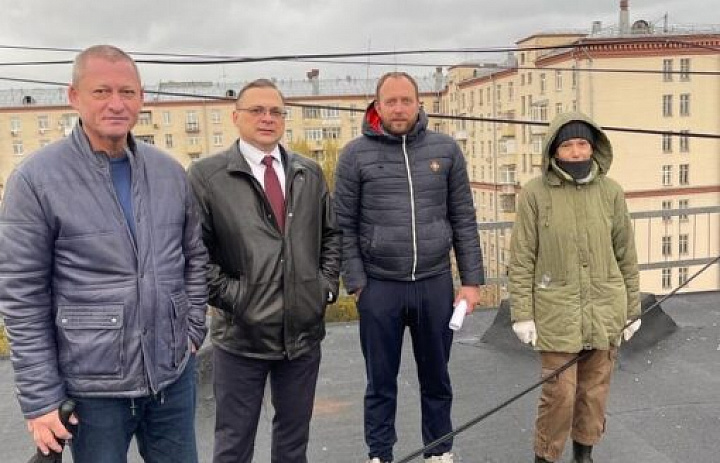 Перовские депутаты проверили работы по капремонту