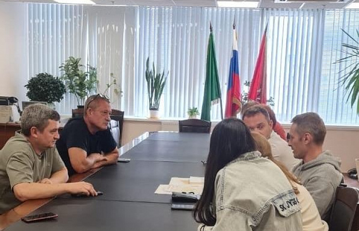 В Перово прошла встреча с жителями по поводу установки ограждающих устройств