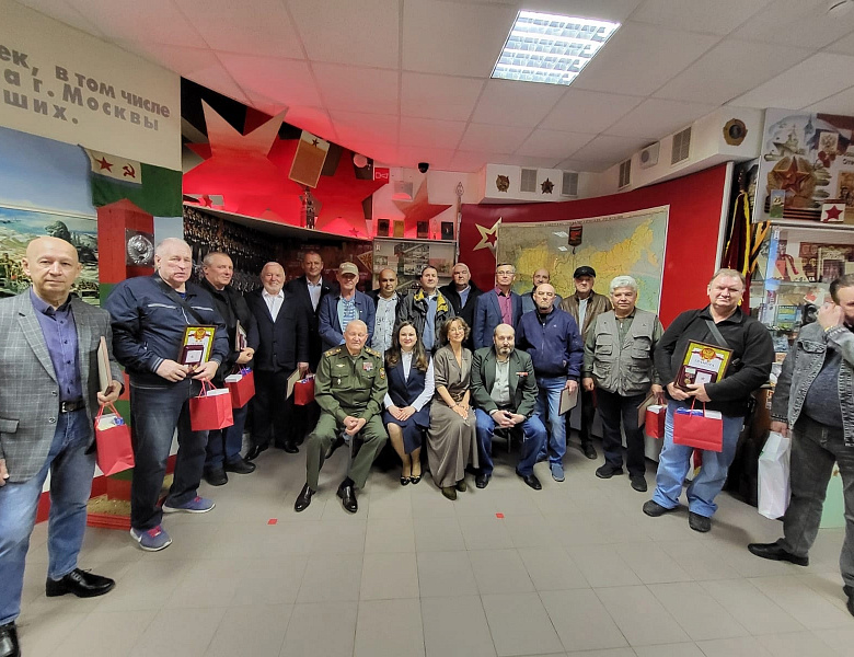 Перовских ветеранов-афганцев поздравили с памятной датой