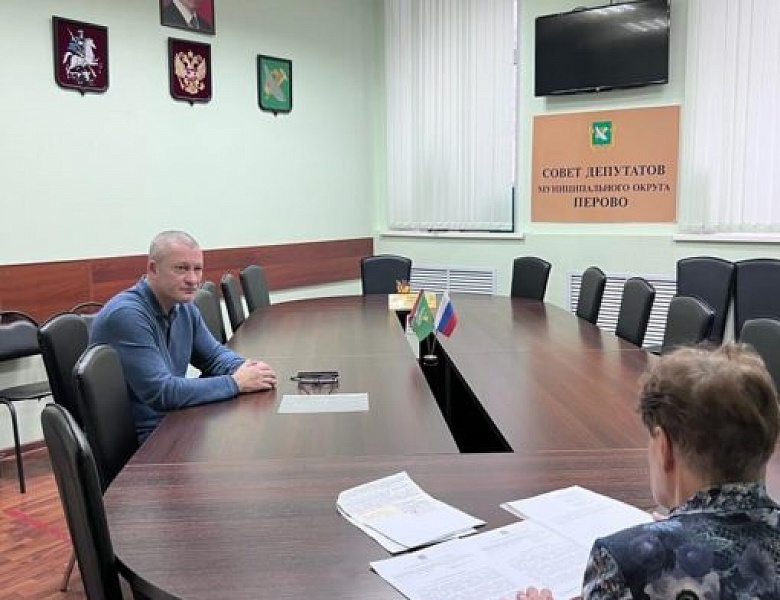 Андрей Тюрин обсудил с жительницей правила противопожарной безопасности