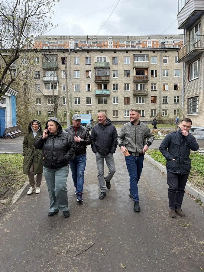 Во время обхода в Перово обсудили спил и вывоз деревьев