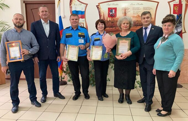Перовские депутаты вручили благодарственные письма