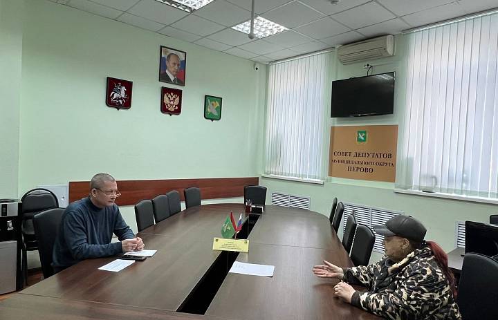 Андрей Тюрин рассказал на приёме о программе реновации