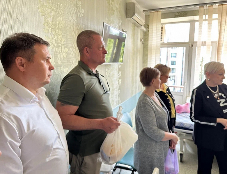 Перовчане поделились «Домашним теплом» с бойцами в госпитале