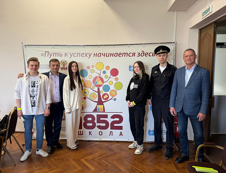 Акция «Маленький пешеход» прошла в двух перовских школах