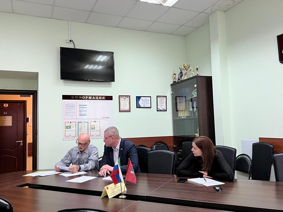 К Андрею Тюрину обратились по вопросу урегулирования конфликта