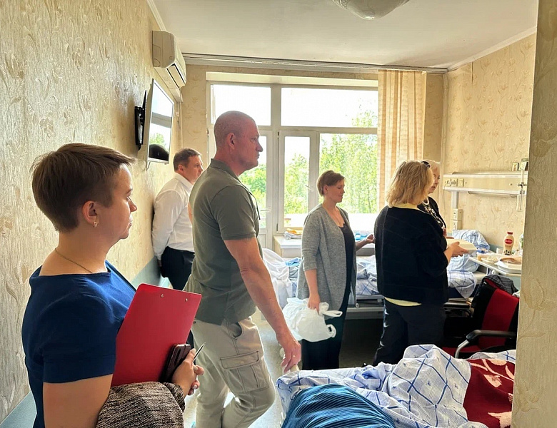 Перовчане поделились «Домашним теплом» с бойцами в госпитале