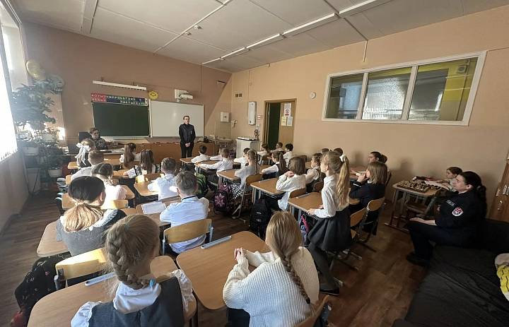 Безопасность превыше всего: в школе прошел открытый урок по пожарной безопасности