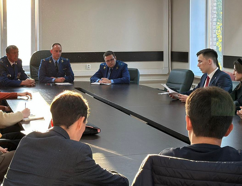 Перовской межрайонной прокуратурой совместно с Советом ветеранов прокуратуры проведен научно-практический круглый стол
