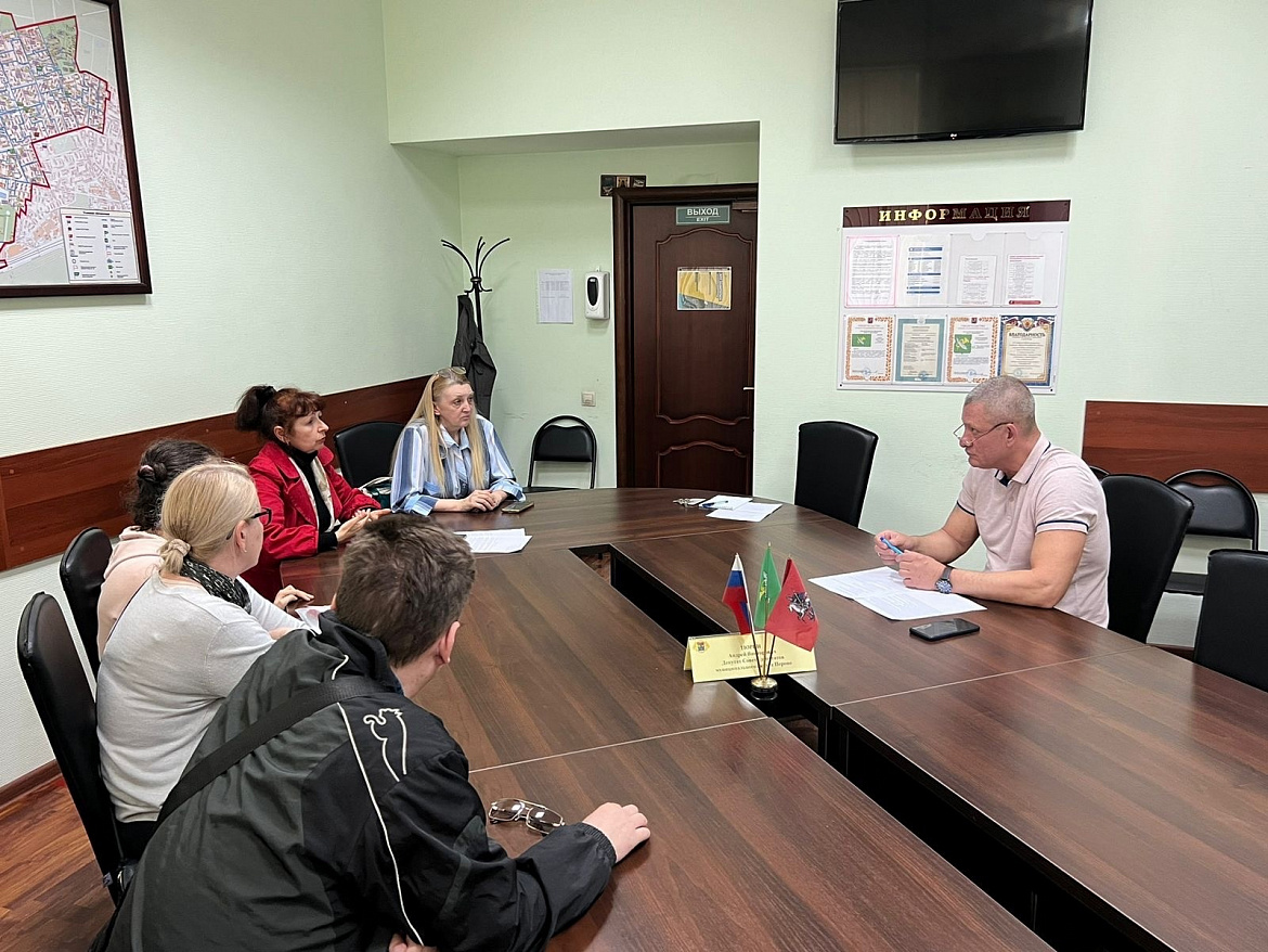 К Андрею Тюрину обратились по вопросу о нарушении общественного порядка