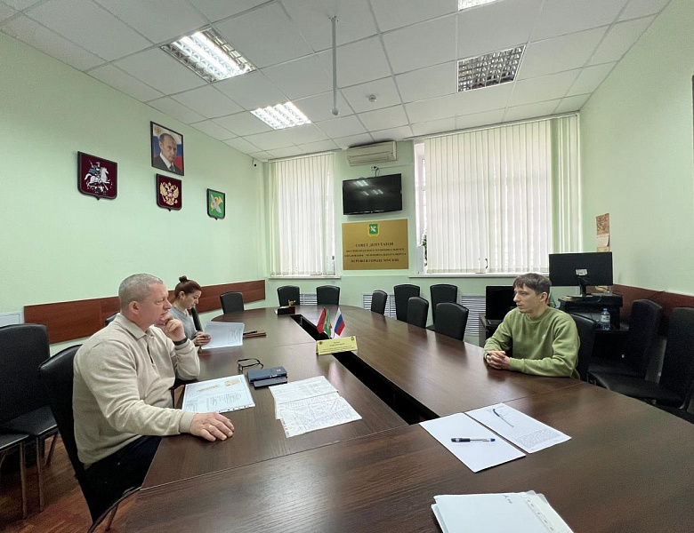 Перовские депутаты ждут жителей на приёмы в мае