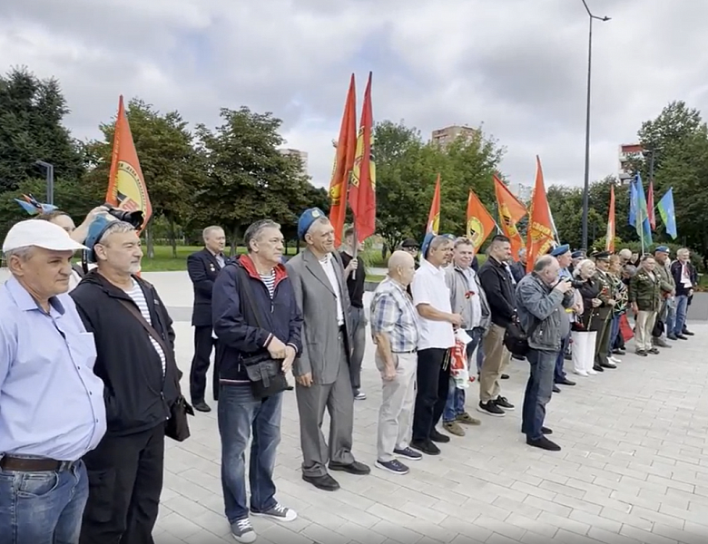 В Перово поздравили десантников с профессиональным праздником