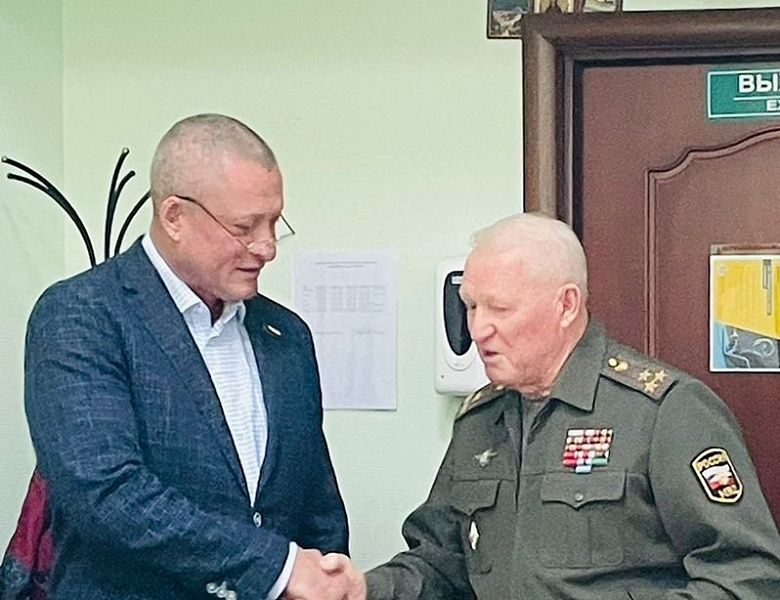 Андрея Тюрина отметили патриотической грамотой 