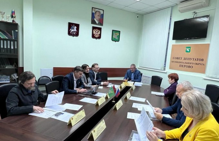 В прошлом году перовские депутаты приняли 102 решения