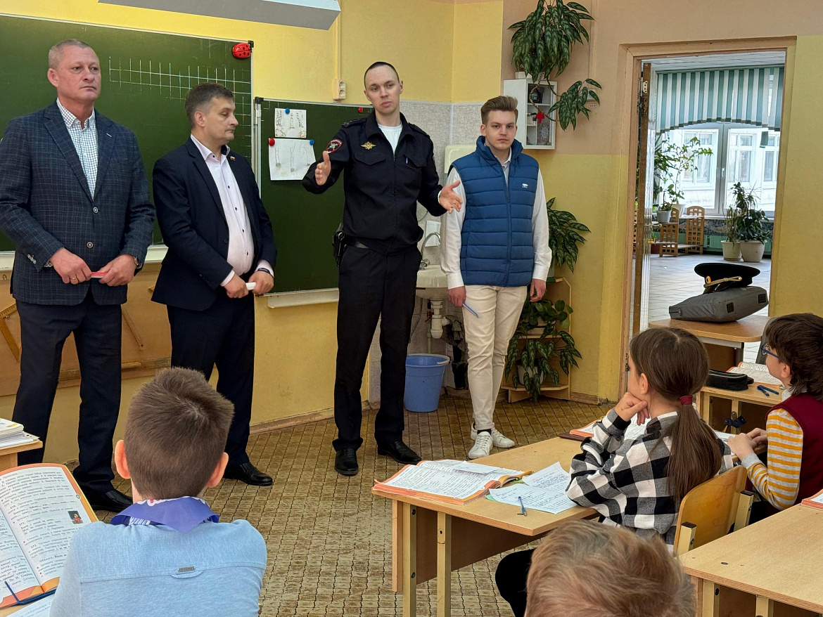 Маленьким перовским пешеходам рассказали о Правилах дорожного движения