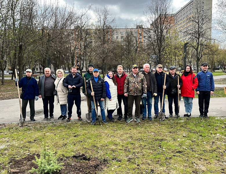 Перовские депутаты выходили на общегородские субботники