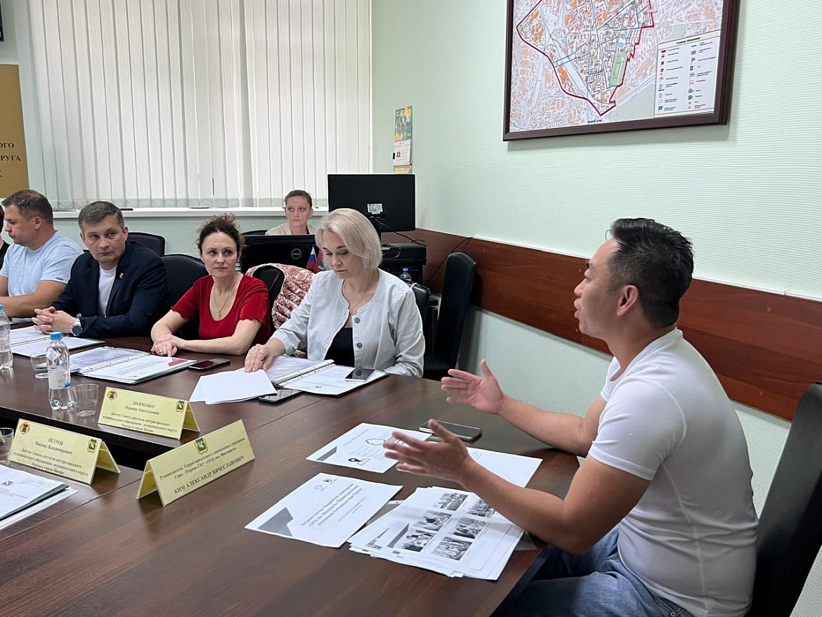 Александр Ким рассказал о работе с населением в Перово