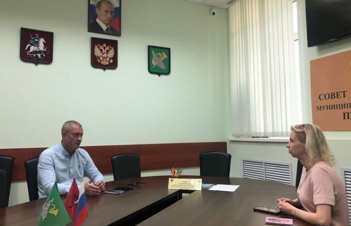 Андрей Тюрин на приёме дал жителям необходимые разъяснения