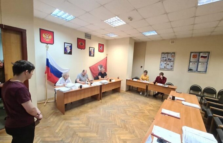 Андрей Тюрин напомнил телефоны горячей линии по вопросам призыва